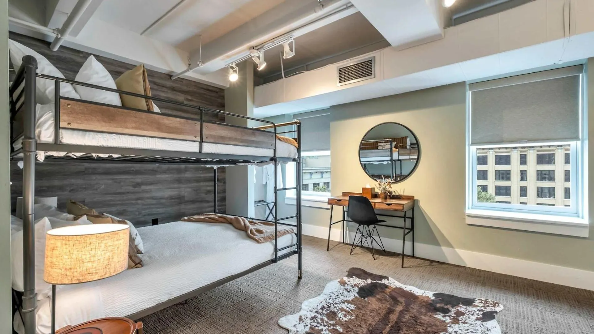 Apartment Nashville Honky Tonk Suite 6 Bedroom By Maddox Hotel