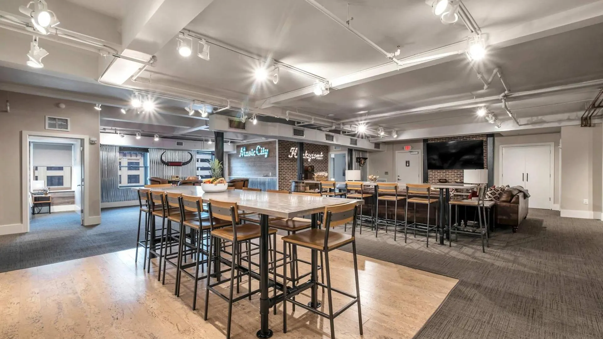 Apartment Nashville Honky Tonk Suite 6 Bedroom By Maddox Hotel United States